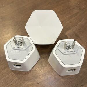 White Hexagonal Wi-Fi Extender Set